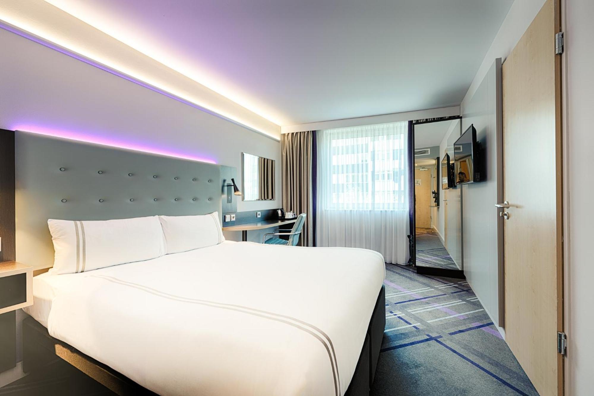Premier Inn Berlin City Centre Exterior photo