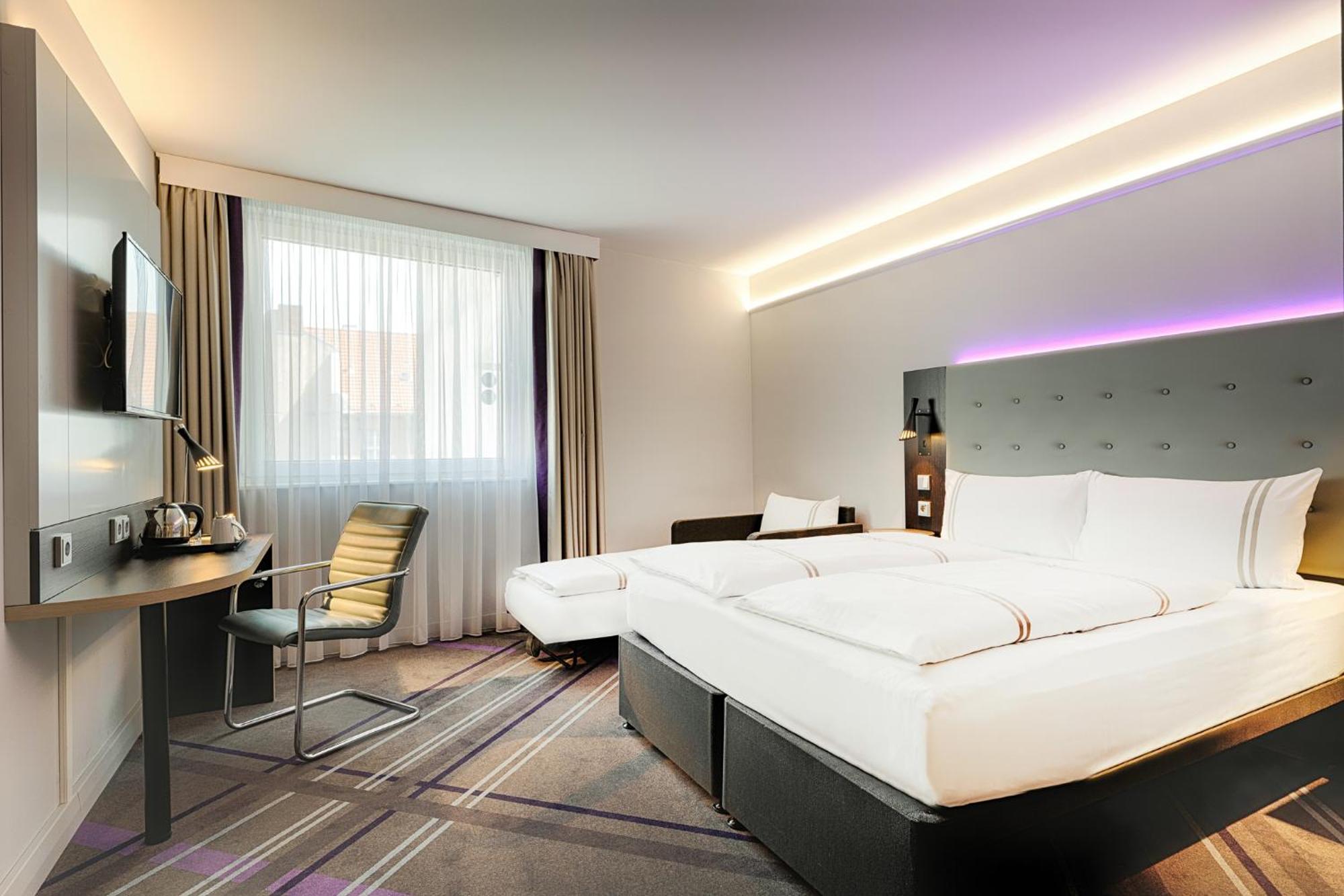 Premier Inn Berlin City Centre Exterior photo