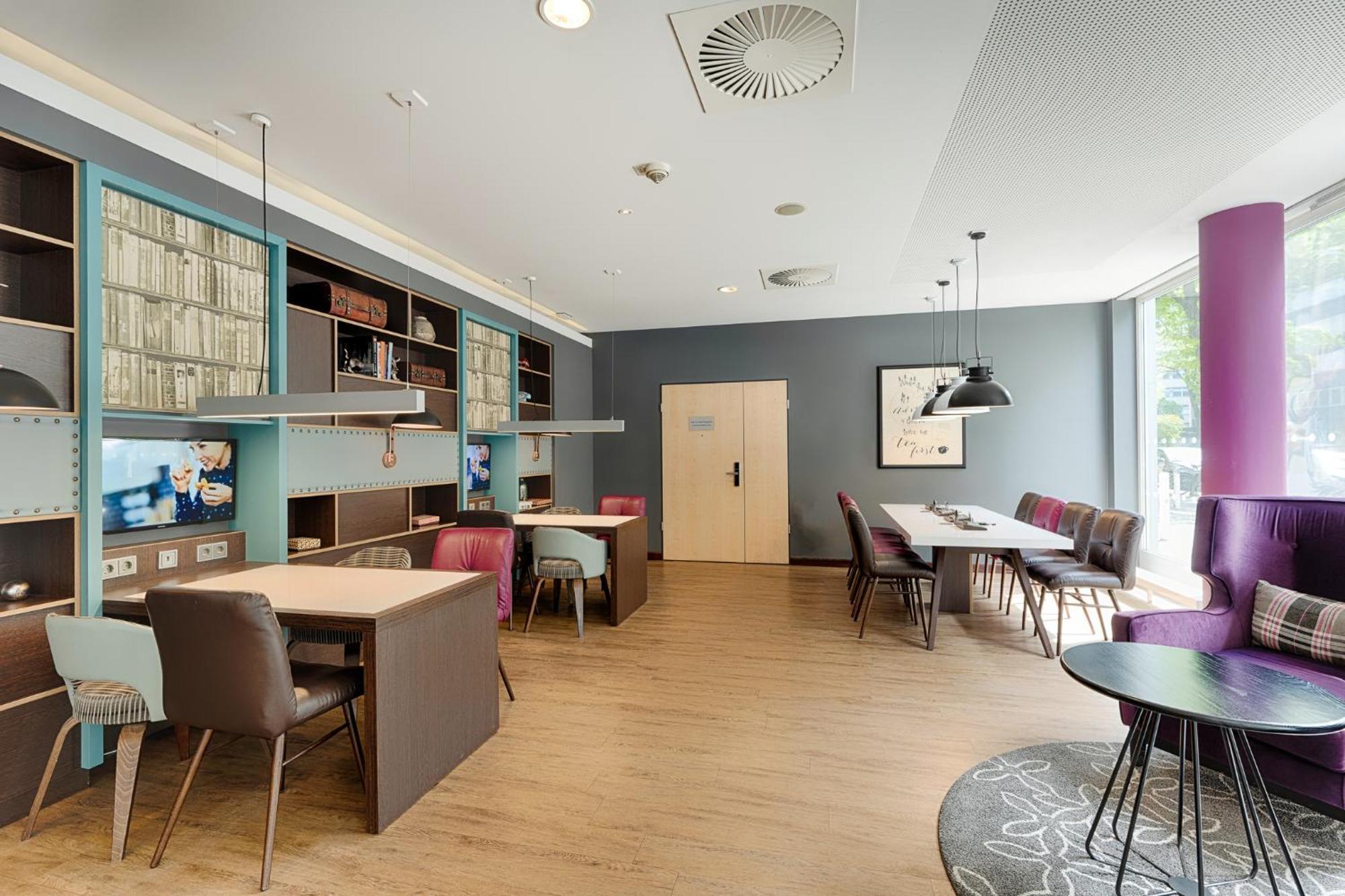 Premier Inn Berlin City Centre Exterior photo