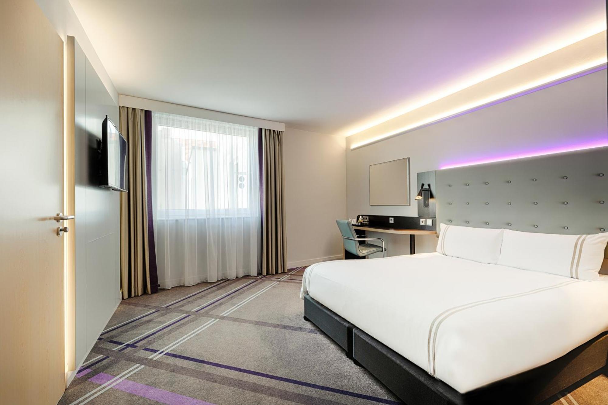 Premier Inn Berlin City Centre Exterior photo