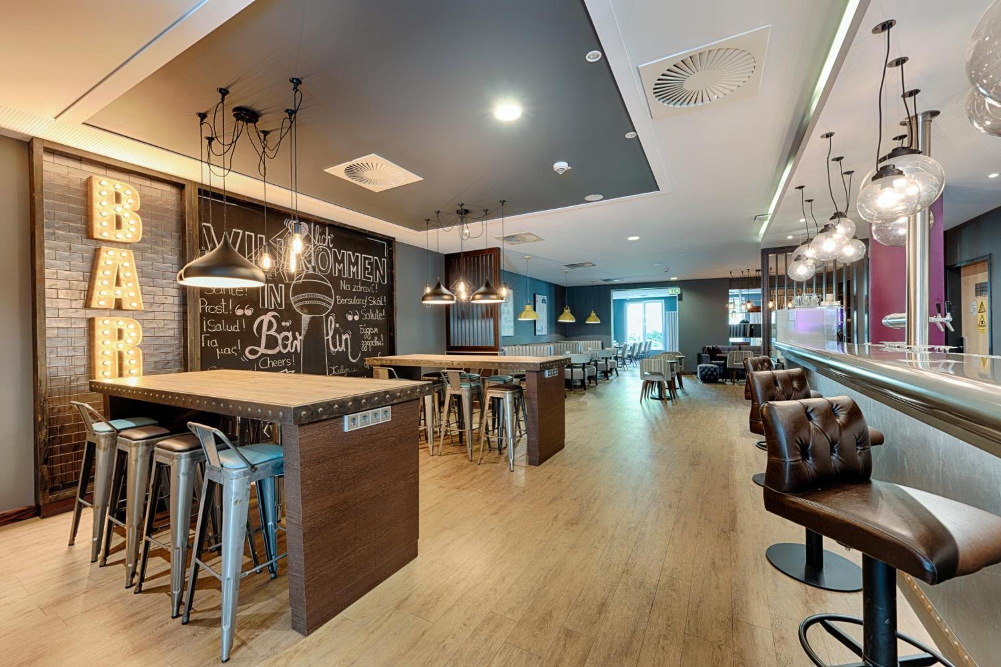Premier Inn Berlin City Centre Exterior photo